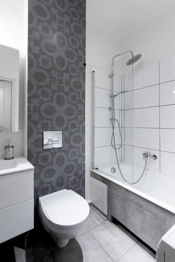 Clicktheflat Avenue Place Apart Rooms Warsaw Exterior photo